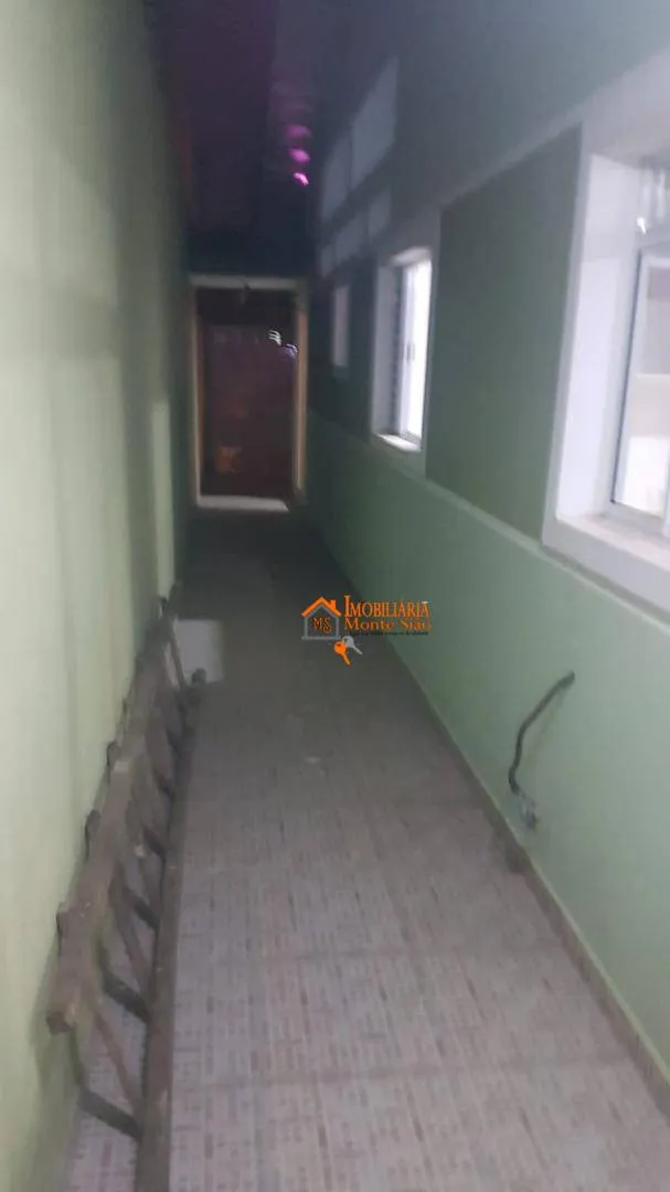 Imagem Sobrado com 3 dormitórios à venda, 200 m² por R$ 550.000,00 - Vila Carmela II - Guarulhos/SP