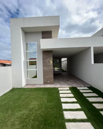 Casa em Guaratuba a 250 metros do mar contendo 3 quartos sendo 1 suite, semi-mobiliada. em Rua Guanabara