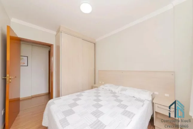 Imagem Apartamento Mobiliado, 03 quartos c/suíte + quarto empregada, 02 vagas no Bacacheri em Curitiba PR
