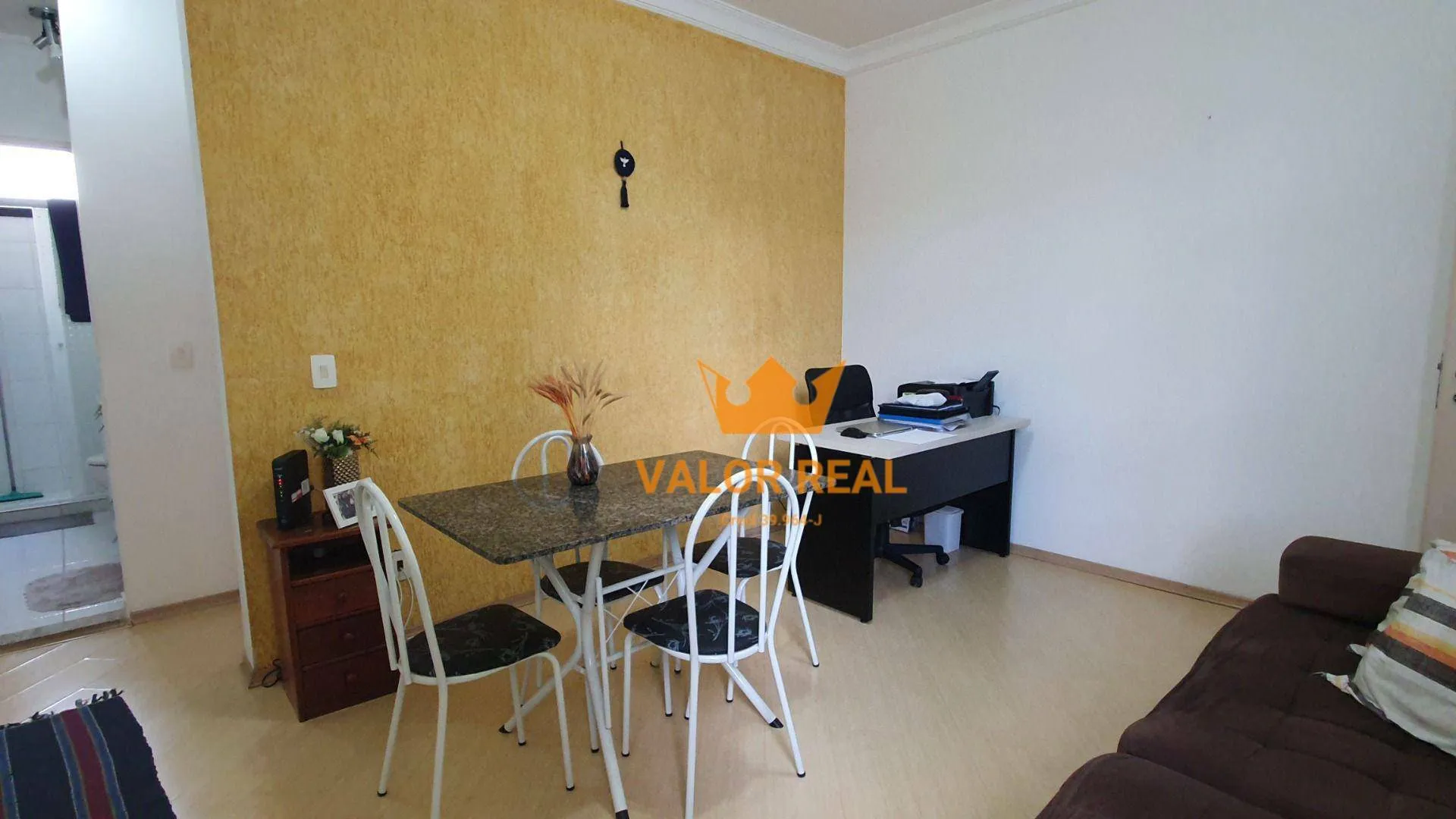 Imagem Apto a venda, 2 dorm, 1 vaga, R$ 360 mil, Chácara das Flores. Porteira fechada.