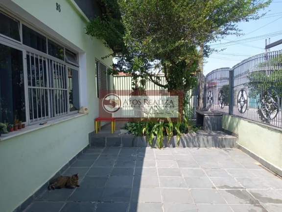 Imagem Oportunidade a venda no Bairro de Veleiros. Vendo excelente casa com Edícula em Veleiros, são 250m² de área, com 3 dormitórios, sendo 1 Suíte, sala, Cozinha, área de lavanderia, área de churrasqueira com banheiro, edícula com 2 cômodos e banheiro, maís um