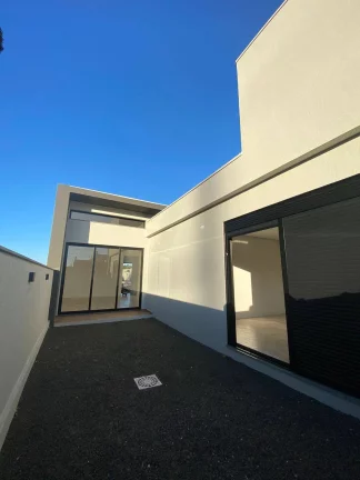 Imagem ESTILO EM ALTO PADRÃO!!! Casa térrea com 2 dormitórios, condomínio fechado