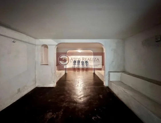 Imagem Sua Oportunidade batendo a sua Porta. Vendo casa em Interlagos 380m² com 4 quartos. VALOR VENDA: R$ 1.600.000 IPTU (anual): R$ 14.205 380 m2 útil 4 dormitórios 2 suítes 6 banheiros Sala de TV ️ Cozinha americana ️ Despensa Lavabo Lavanderia 6 vagas Churra
