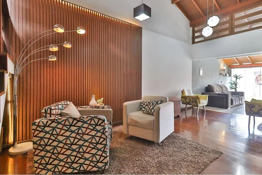 Imagem Casa térrea com 2 dormitórios, lavabo, espaço gourmet e 2 vagas.