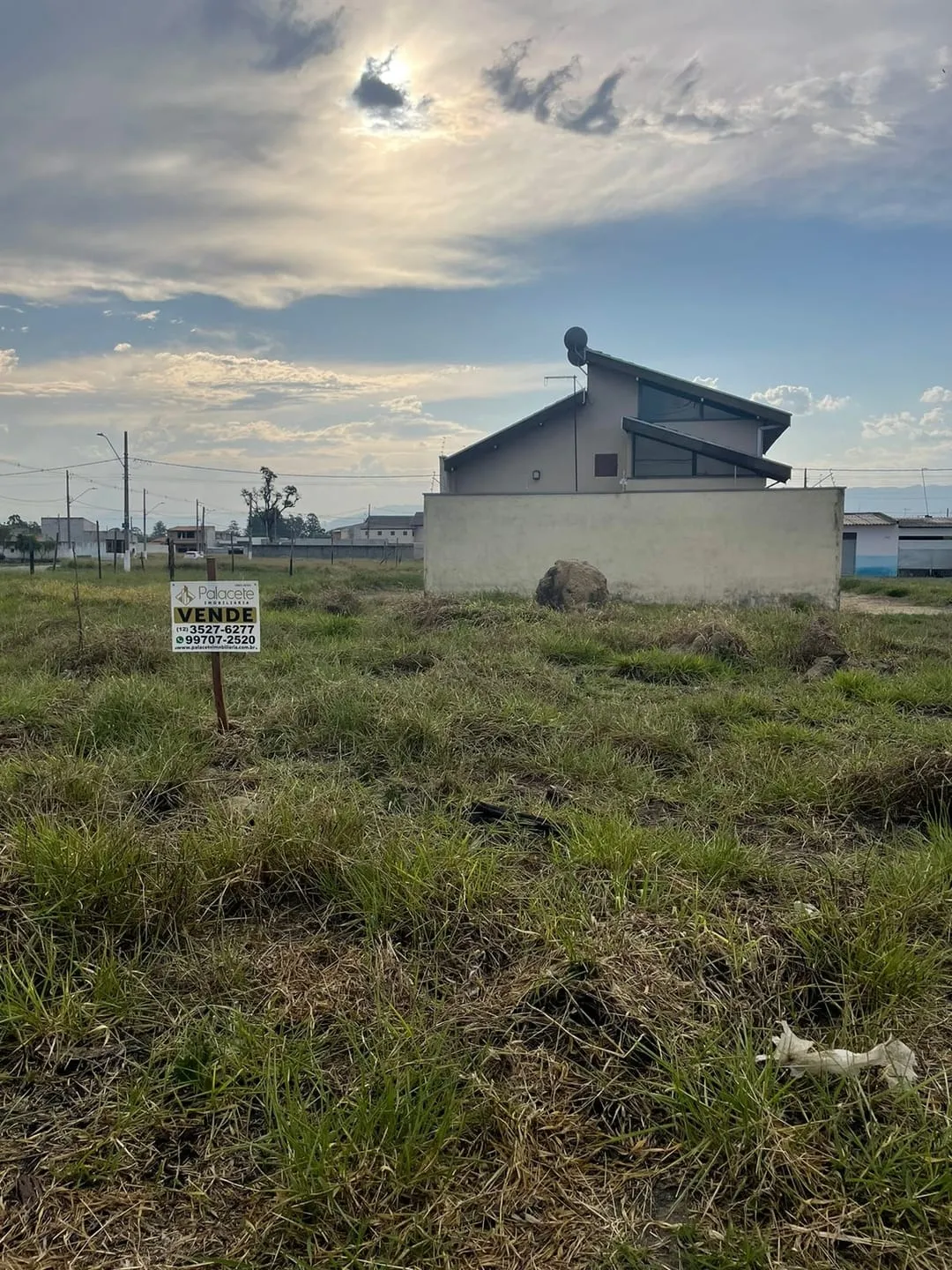 Imagem Terreno à venda 200M², Cesar Park, Pindamonhangaba - SP