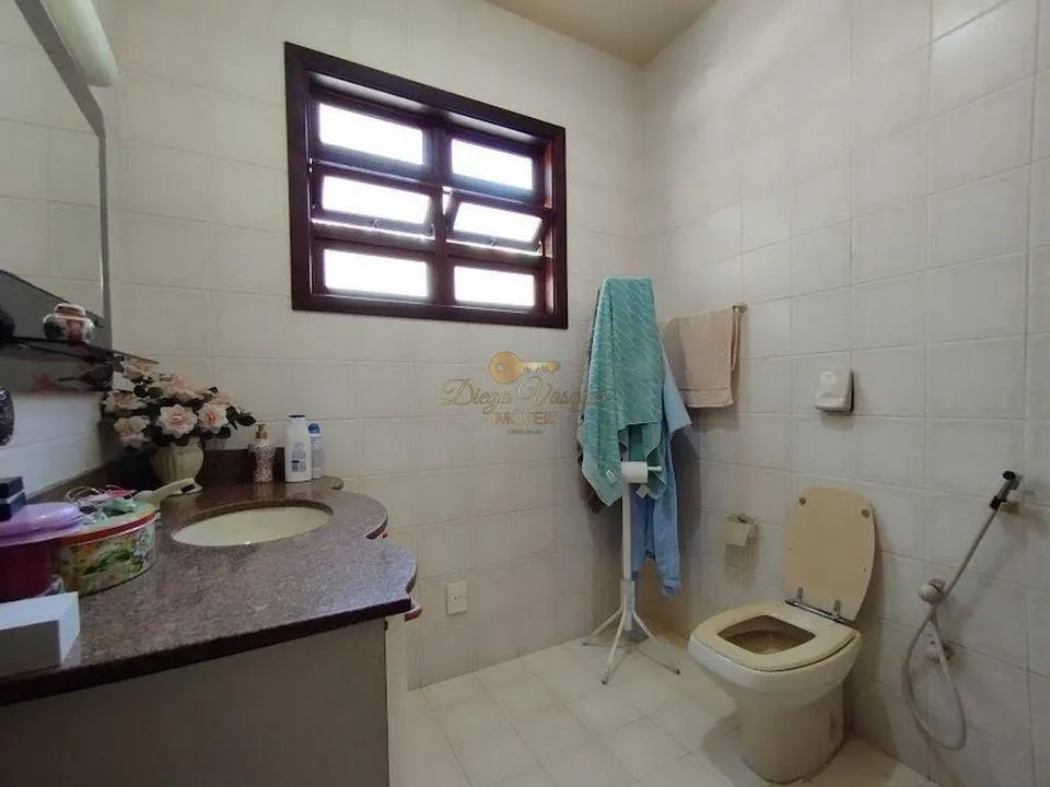Imagem Casa para Venda em Teresópolis / RJ no bairro Golfe