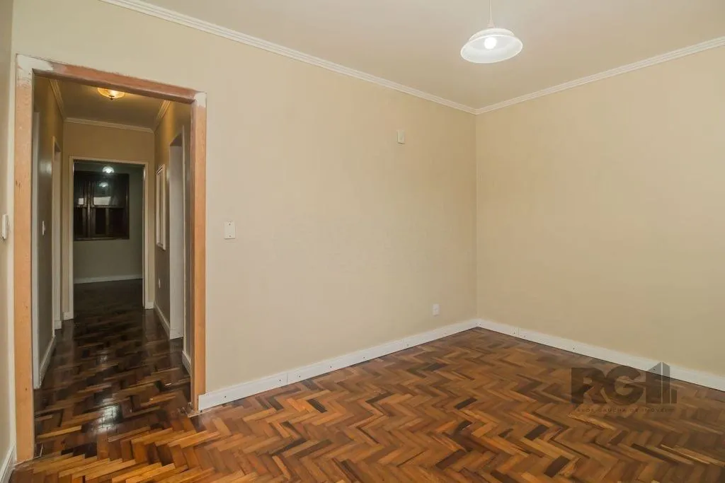 Imagem Excelente casa de 389,53m² com 8 dormitórios e 3 vagas.