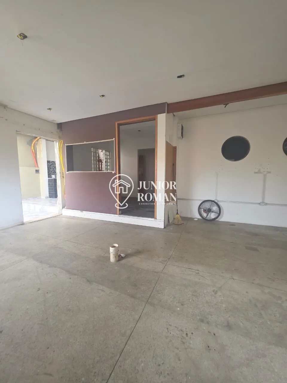 Imagem CASA SEMI MOBILIADA 3 DORM l EDÍCULA l CHURRASQUEIRA l 5 VAGAS | LOCAÇÃO RESIDENCIAL OU COMERCIAL