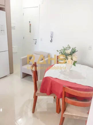 Imagem Apartamento Semi Mobiliado em Ótima Localização, Próximo ao Mar de Florianópolis Apartamento co...