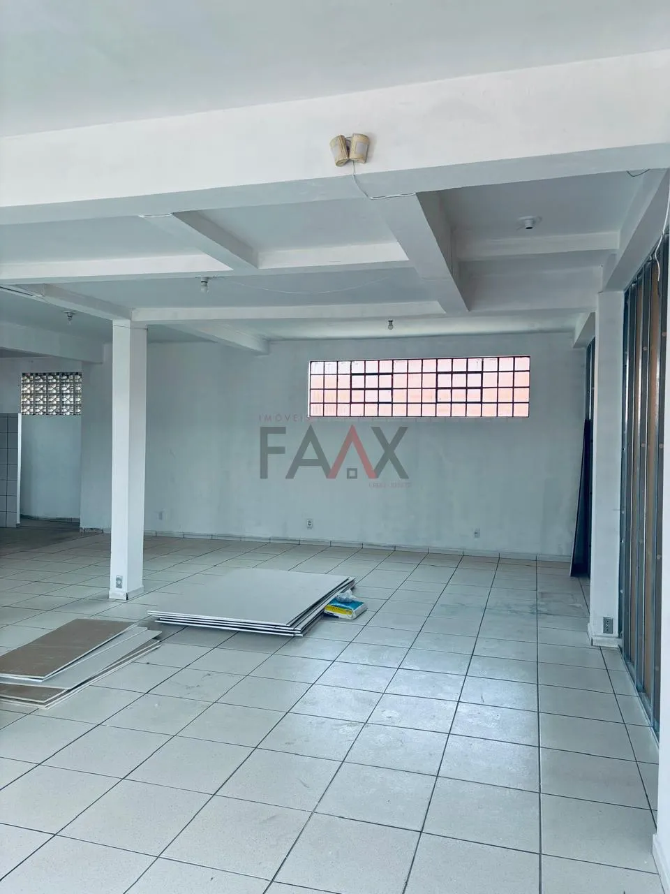 Imagem Sala Comercial na Primavera em Guarapuava com ótima metragem de 155m