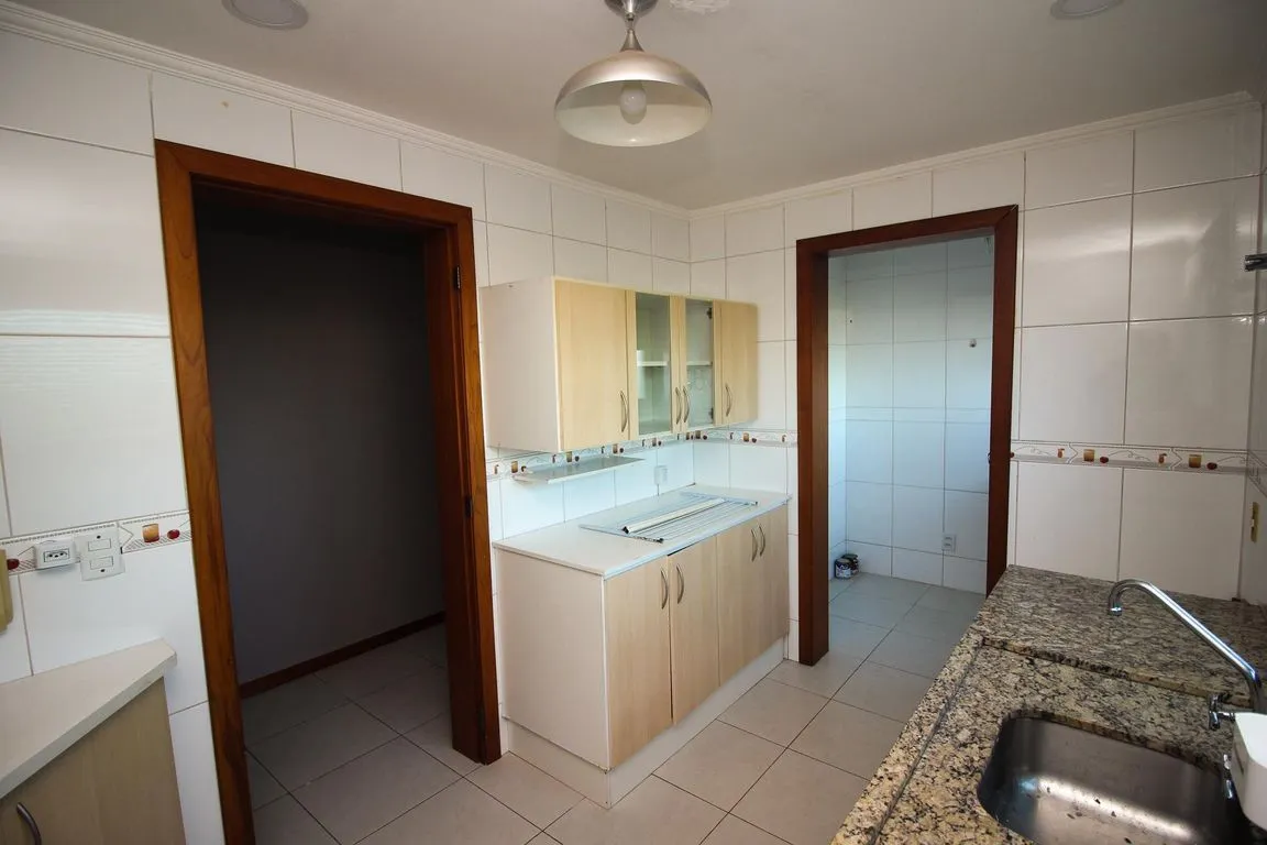 Imagem Apartamento de 2 dormitórios, 1 suíte, closet e 2 vagas de garagem .