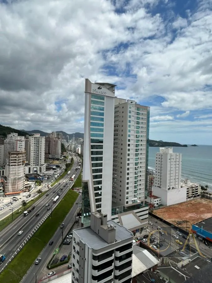 Imagem Apartamento para Venda em Itapema, Meia Praia, 4 dormitórios, 4 suítes, 5 banheiros, 3 vagas