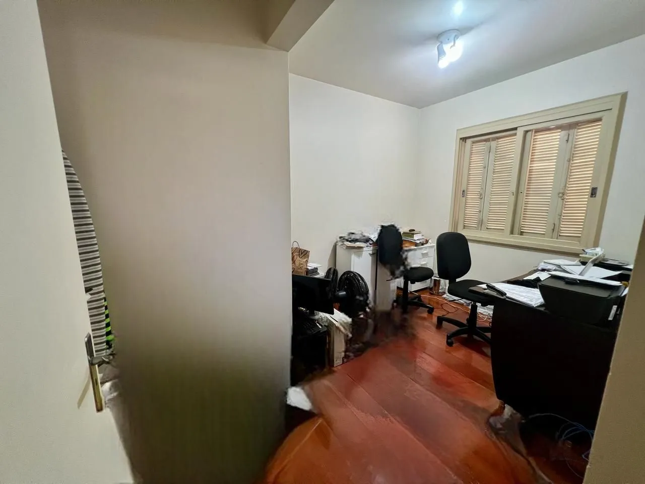 Imagem Apartamento 3 dormitorios, 1 suite, 2 vagas de garagem mais dependência de empregada no bairro tristeza.