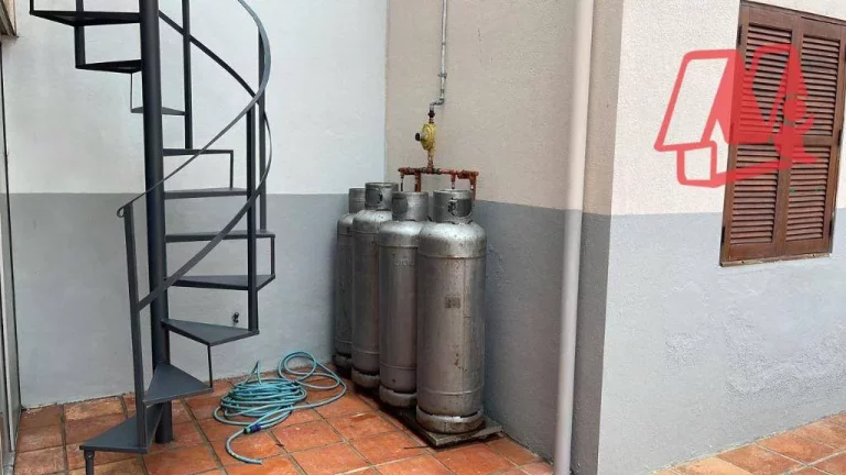 Imagem Mansão vertical no Petrópolis, 4 quartos, piscina, churrasqueira.