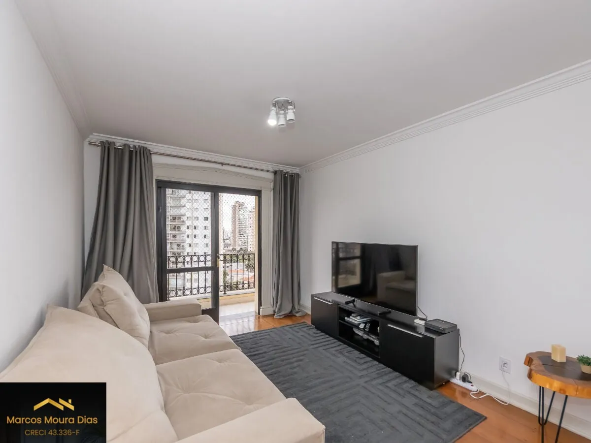 Imagem Apartamento na Pompéia, com 3 dormitórios, 1 suíte, e 2 vagas e dependência de serviço completa. Edifício com Portaria 24 hs, Gerador e Lazer