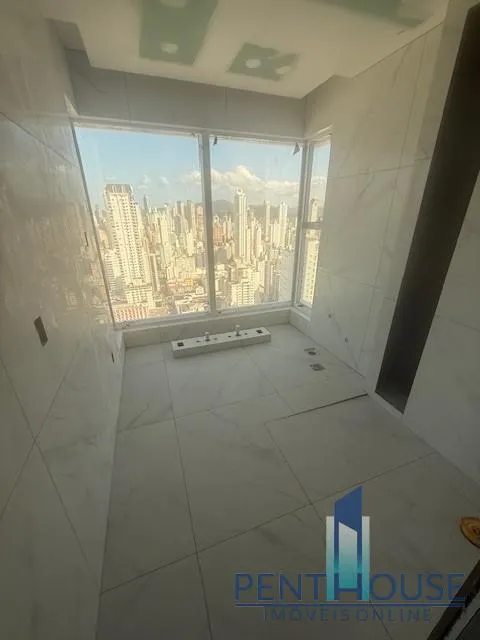 Imagem Apartamento Quadra Mar para Venda em Balneário Camboriú, CENTRO, 4 dormitórios, 4 suítes, 5 banheiros, 4 vagas