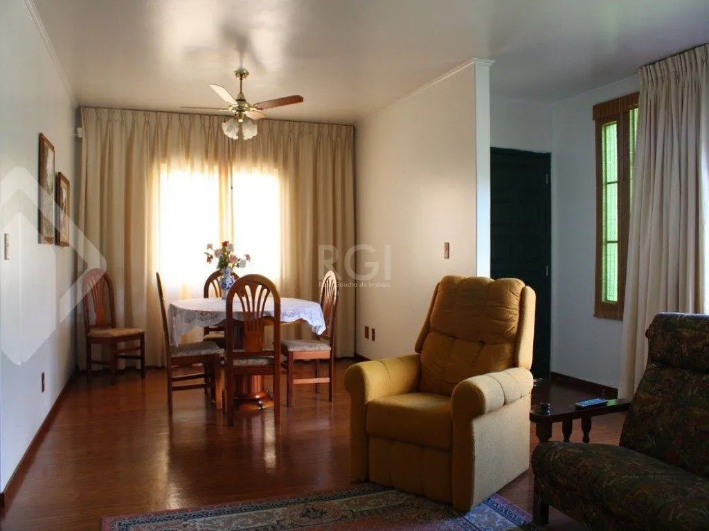 Imagem Casa para Venda - 246.24m², 5 dormitórios, sendo 1 suites, 4 vagas - Rubem Berta