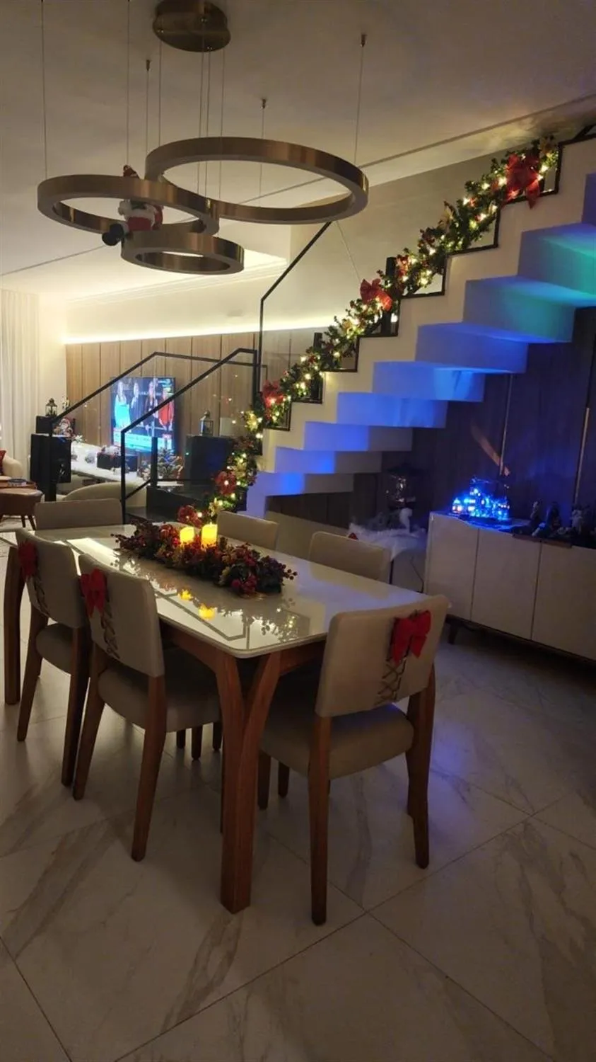 Imagem Casa com 5 quartos à venda em Vila Velha
