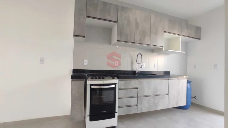 Imagem Casa com 02 quartos e amplo espaço de terreno à venda no Jd Iruama em Campo Largo/PR