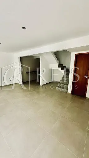Imagem Casa para Venda em Rio das Ostras, Recreio, 2 dormitórios, 2 suítes, 4 banheiros, 2 vagas