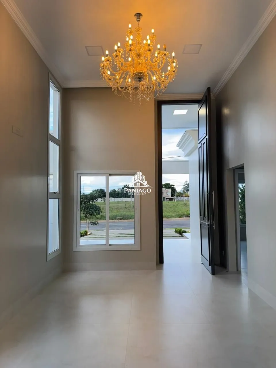 Imagem Casa Térrea Neoclássica de Alto Padrão à venda no Florais Chapada