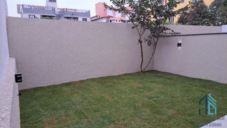 Imagem Sobrado novo com amplo terreno, 03 quartos c/suíte, no centro Canasvieiras em Florianópolis SC