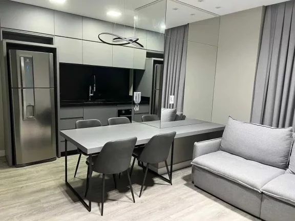 Imagem Flat mobiliado com 1 dormitório e 1 vaga de garagem em Itapema/SC