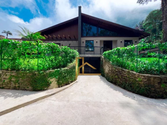 Imagem Casa linear dentro de condomínio com 5 quartos (4 suítes) e lazer privativo!
