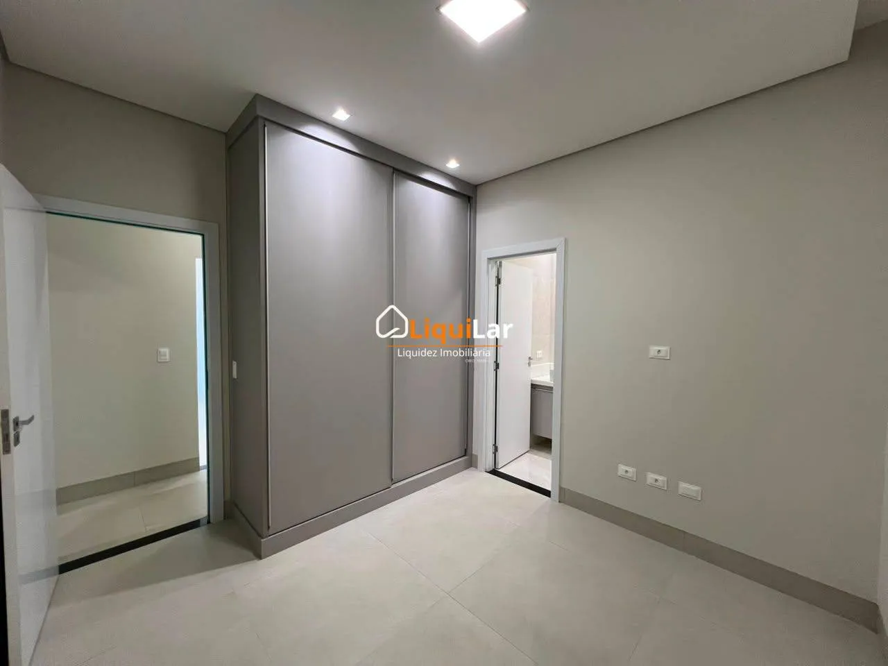 Imagem Alphaville 4 | Casa Térrea com Escritório, Cozinha Separada e Piscina Aquecida