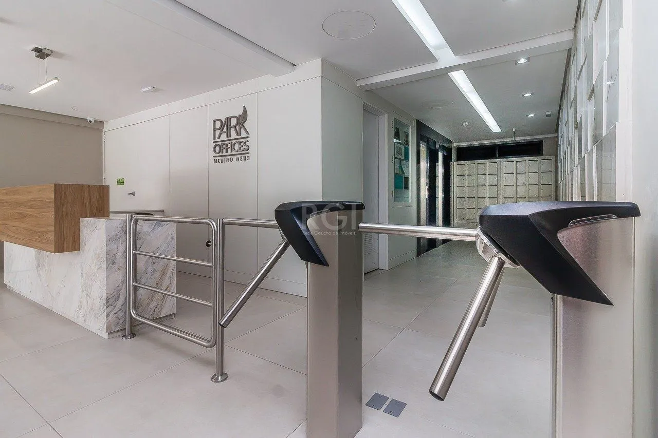 Imagem Conjunto/Sala para Venda - 37.9m², 0 dormitórios, 1 vaga - Menino Deus
