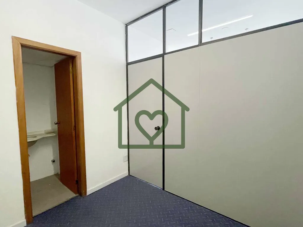 Imagem Sala comercial de 28m² à venda na Protásio Alves, bairro Petrópolis, com duas vagas de estaciona...