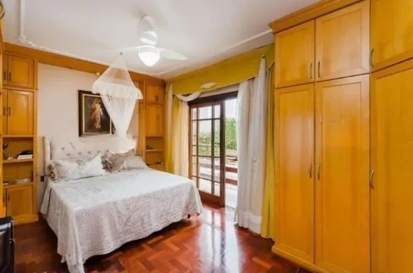 Imagem Casa / sobrado no bairro Jardim Itu de 3 dormitórios e pátio com piscina