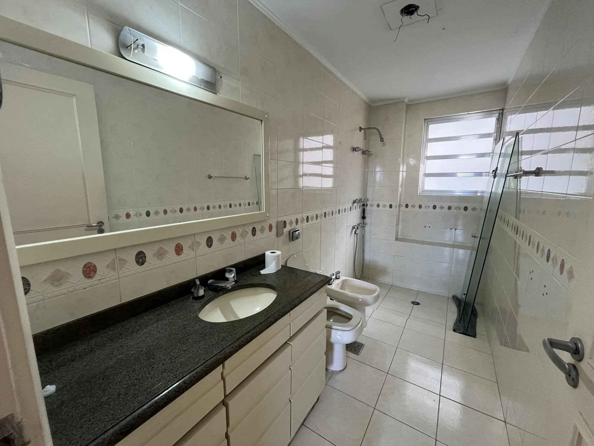 Imagem Apartamento Venda - 190.8m², 3 dormitórios, 1 suíte, 1 vaga - Centro Histórico
