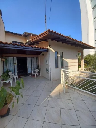 Imagem Casa para Venda em Concórdia, Centro, 2 dormitórios, 2 suítes, 5 banheiros
