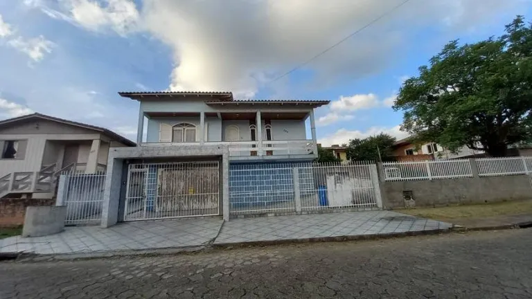 Foto do imóvel Casa com 3 Quartos à Venda, 200 m² em Nossa Senhora da Salete - Criciúma