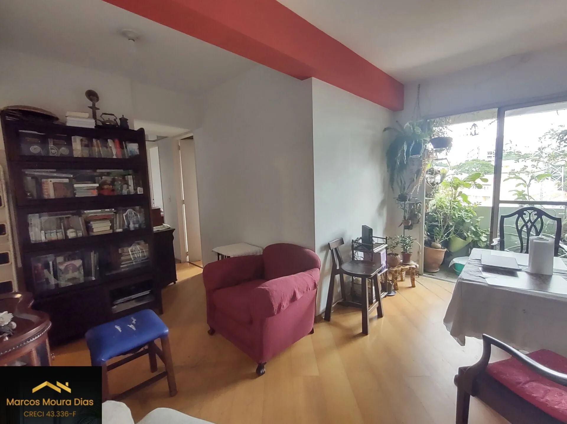 Imagem Apartamento Via Gomes ( Butantã), sala com Varanda, 3 Dormitórios, 2 Banheiros, 1 Vaga, Prédio com Lazer, Portaria 24 hs e Gerador
