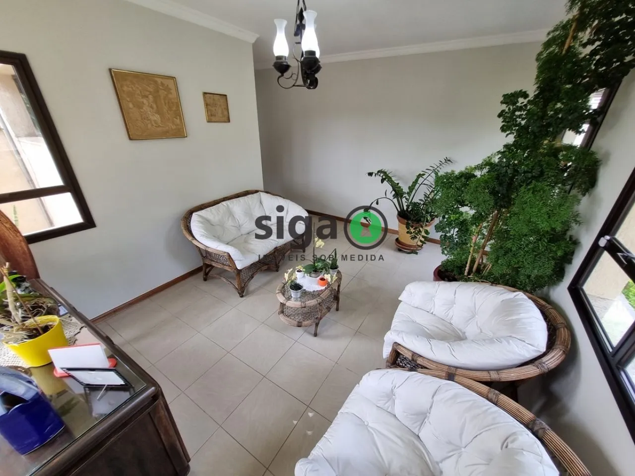 Imagem Casa a venda na Granja Viana com 4 dormitórios