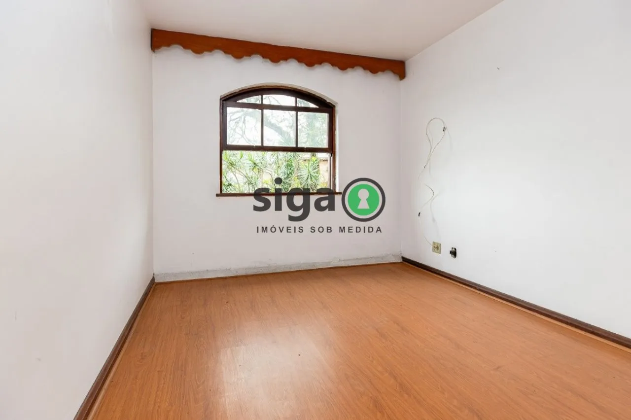 Imagem CASA Á VENDA , COM 327 m2 útil, 5 VAGAS GARAGEM