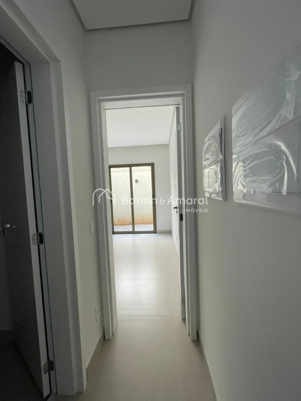 Imagem Casa em Condomínio Exclusivo no Parque das Universidades - Design Moderno e 3 Suítes ao lado da PUC