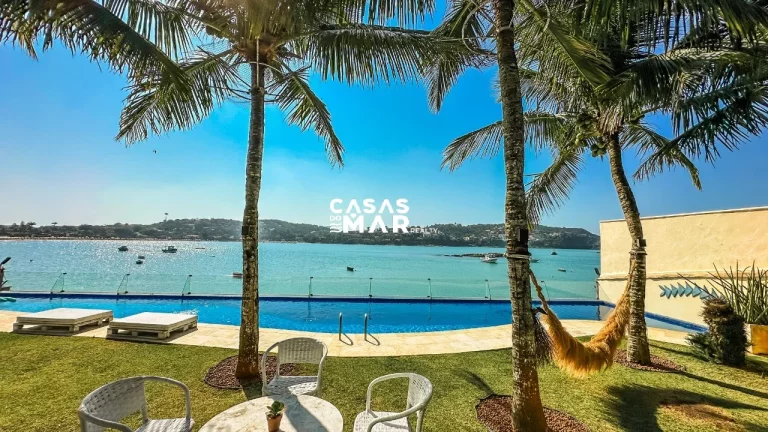Foto do imóvel Imperdível casa frente mar à venda em Búzios-RJ, bairro Ferradura: 6 quartos, 6 suítes, 3 salas, 9 banheiros, 7 vagas, 880m².