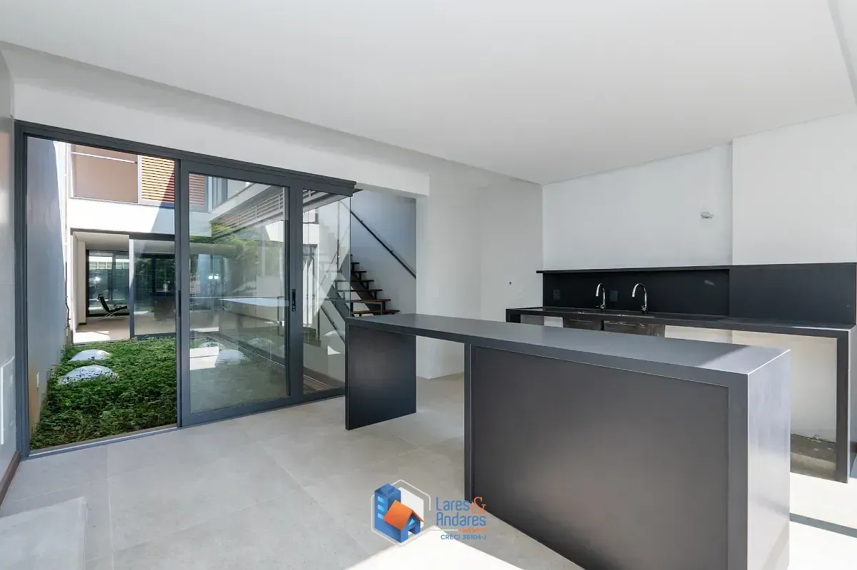 Imagem Casa para venda em Vila Madalena com 3 quartos, sendo 3 suítes, 278m²