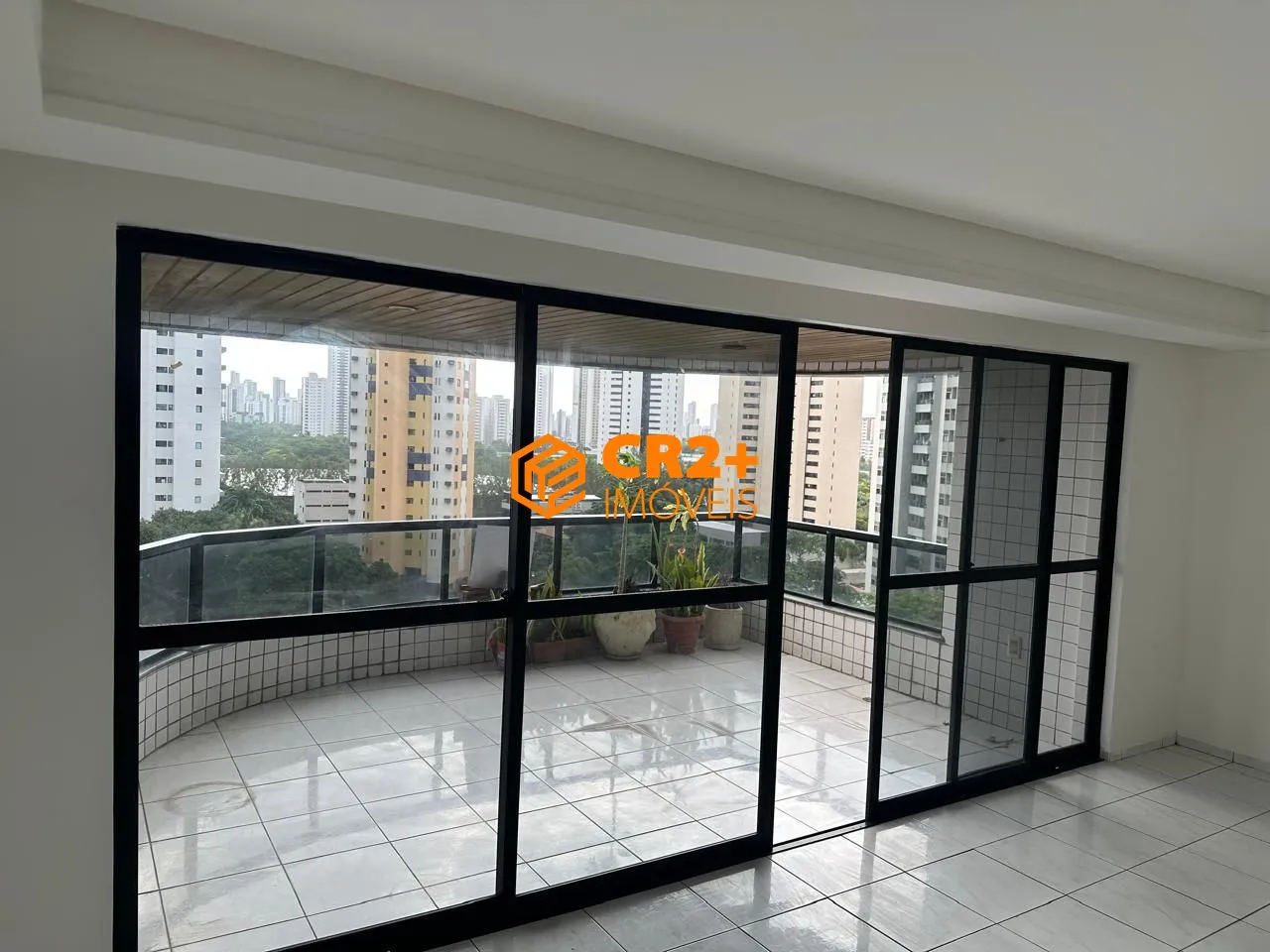 Imagem Vendo apartamento de 242 m2 na zona norte com 4 quartos e 3 vagas cobertas