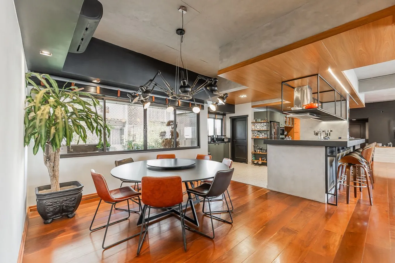 Imagem Apartamento 3 dormitórios, 3 vagas e 259 m² no bairro Auxiliadora.