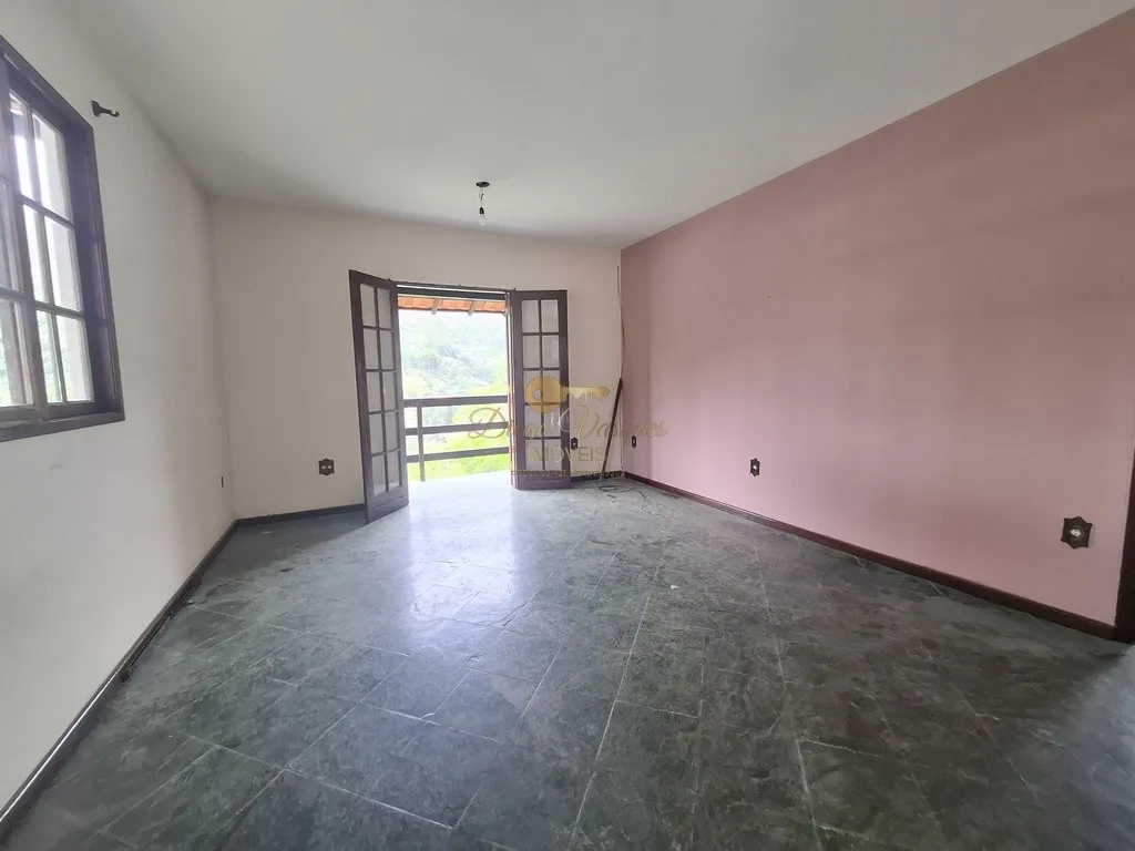 Imagem Casa para Venda em Teresópolis / RJ no bairro Pessegueiros