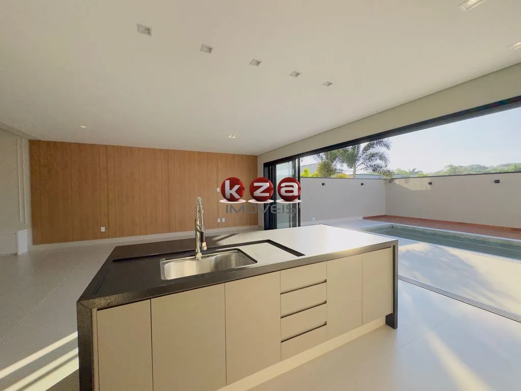 Imagem Imóvel de alto padrão em condomínio fechado: casa com 3 suítes e 2 vagas na melhor localização de Valinhos-SP, Condomínio Villa do Sol.