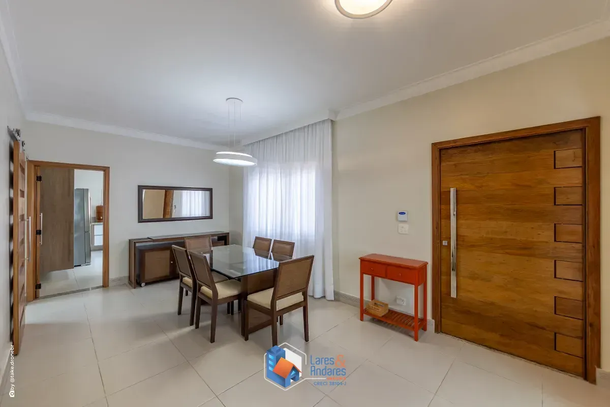 Imagem Casa para venda em Interlagos com 3 quartos, sendo 1 suíte, 379m²