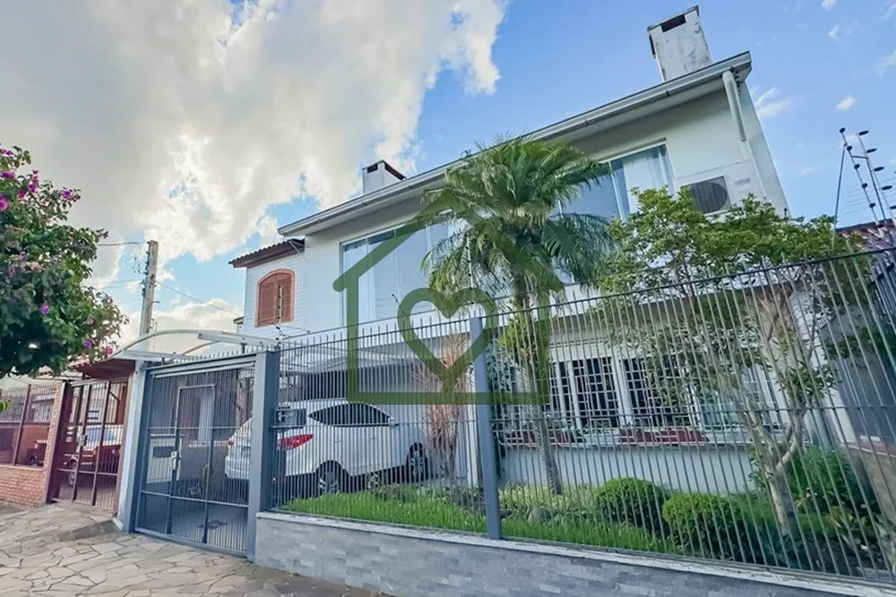 Descubra esta encantadora casa mobiliada à venda no Bairro Santa Maria Goretti, na Zona Norte de Po...