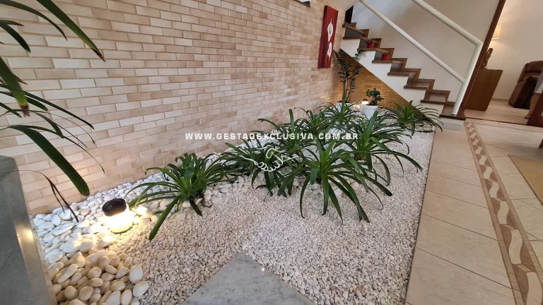 Imagem CASA LUXUOSA 4 SUÍTES PISCINA ÁREA GOURMET COMPLETA EM CONDOMÍNIO FECHADO