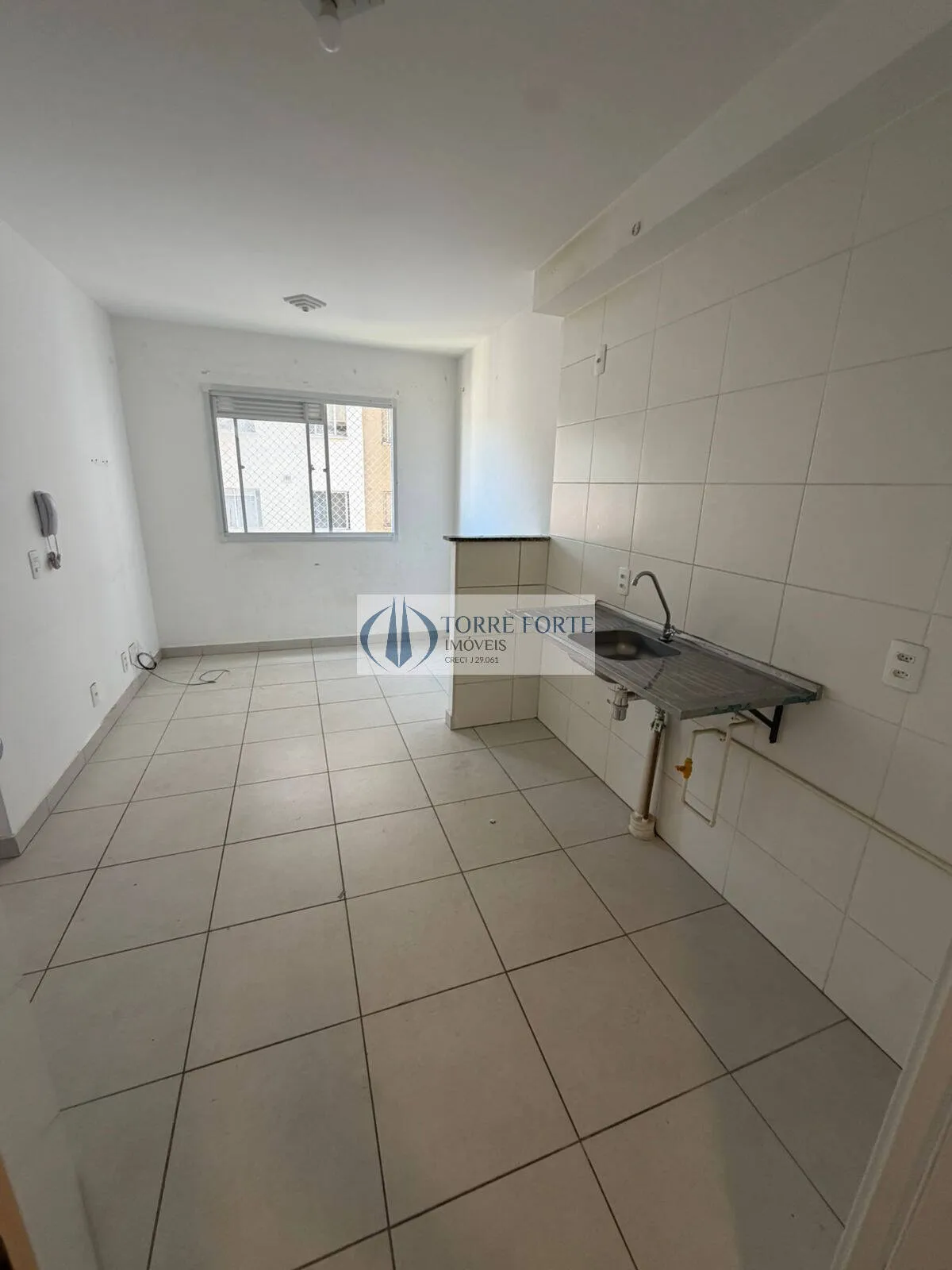 Imagem Ótimo apartamento com 45 m² reformado e semi-mobiliado próximo estação trem