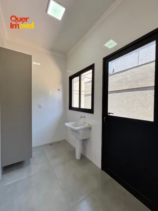 Imagem Casa de alto padrão em condomínio no Jardim Cybelli em Ribeirão Preto-SP! 3 quartos, 3 suítes, 3 salas, 5 banheiros, 4 vagas de garagem e 149,15 m² de área. Quer Imóvel Negócios Imobiliários!